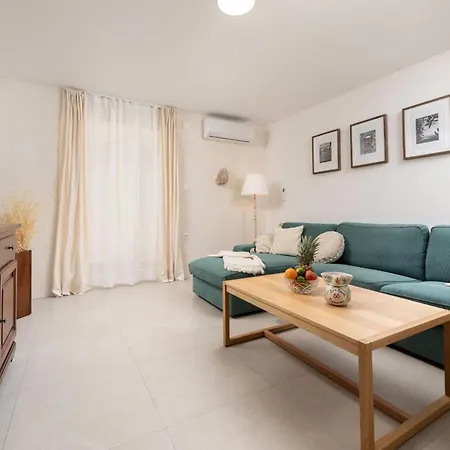 Pietra Villa *