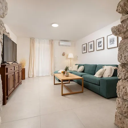 Villa Pietra *